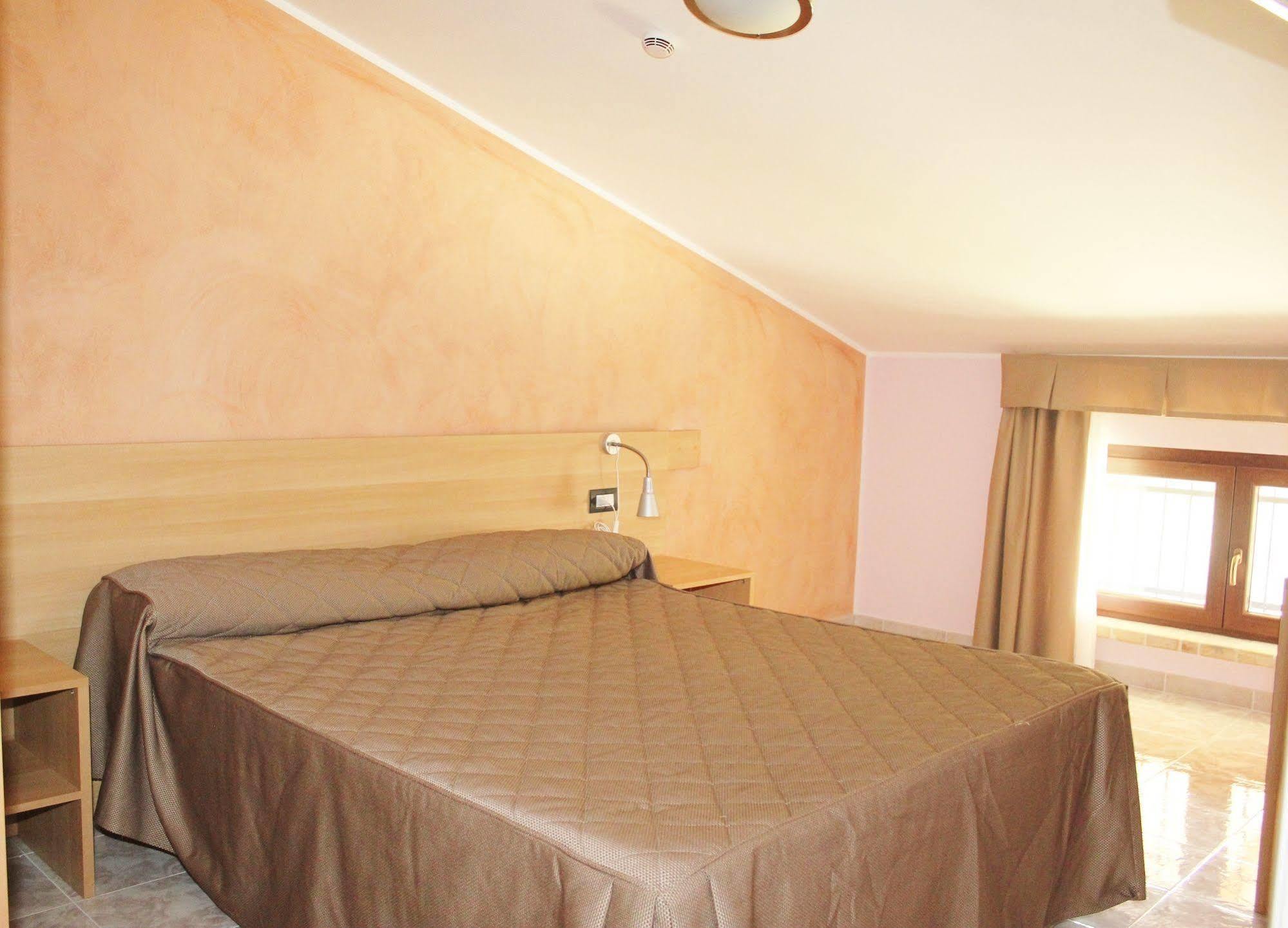 Halanus And Hotel